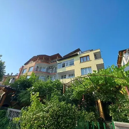 Къща за гости Casa Bianca - Summer Residency 3*